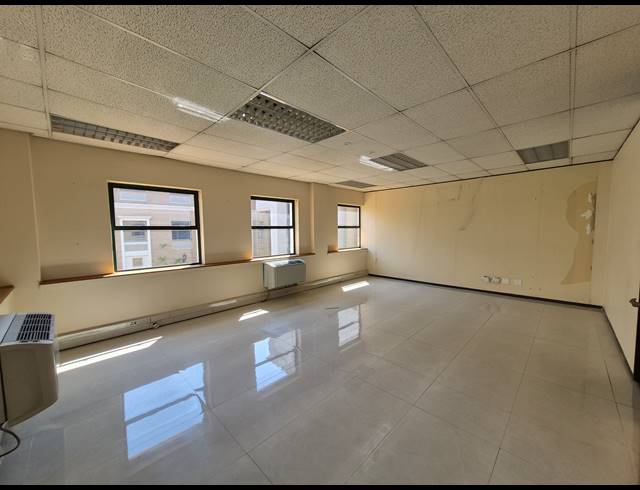 974M² OFFICE TO LET IN SANDTON CENTRAL